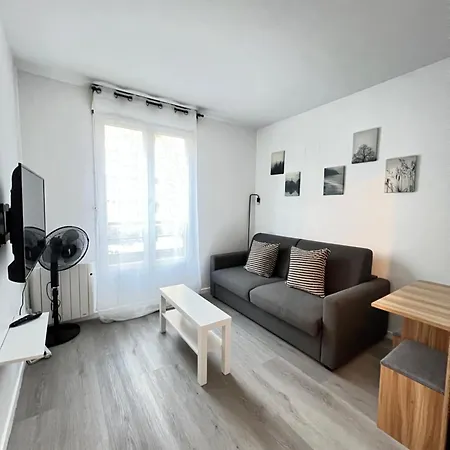 Cosy Stade De France Cdg Airport *